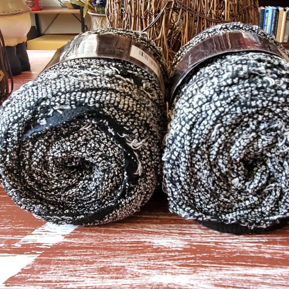 Fettuccini Yarn Black & White Tweed - 24.6 oz #149a